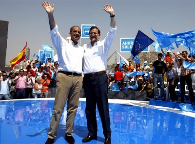 http://s1.trrsf.com/blogs/68/Camps+y+Rajoy+ya+se+sienten+victoriosos+en+Alicante..jpg