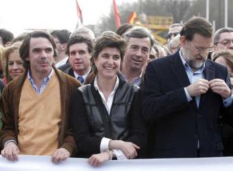 Aznar,María San Gil y Rajoy. Fuente: elpais.com