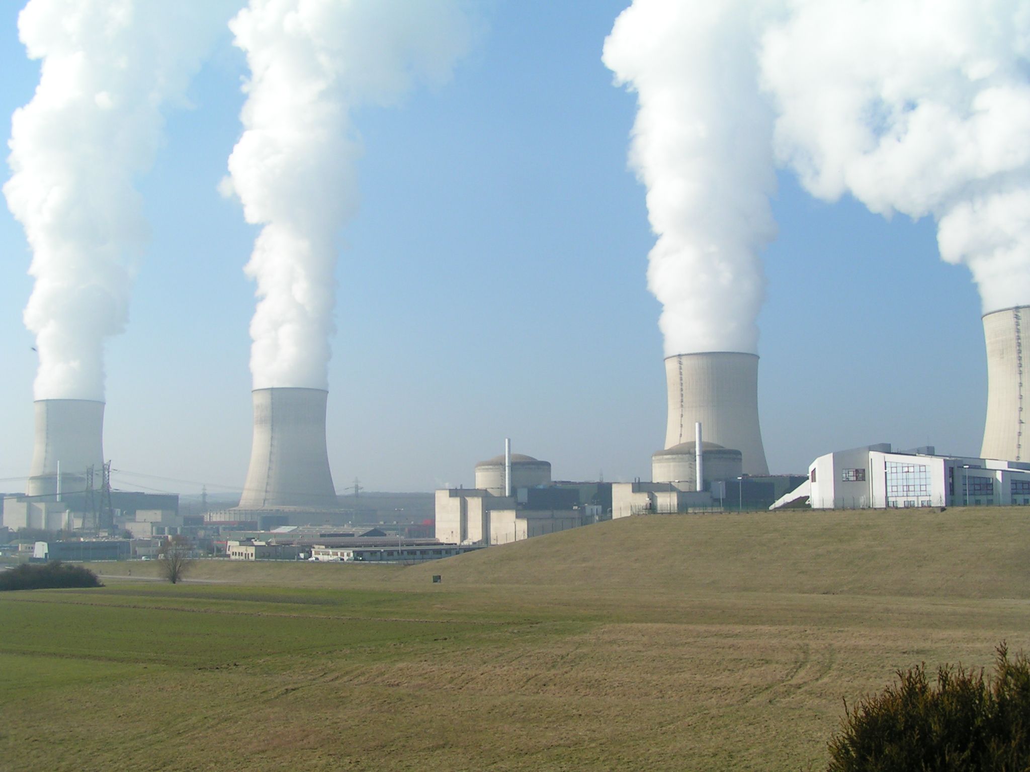 http://s1.trrsf.com/blogs/68/energia-nuclear.jpg