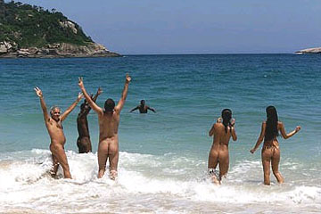 nudismo. fuente: elciudadano.cl