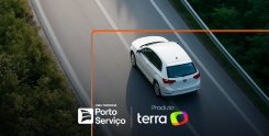 Assistência Veicular cara branco andando na estrada