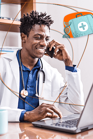 Homem negro de jaleco e camisa azul falando ao telefone Homem negro de jaleco e camisa azul falando ao telefone